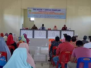 Parenting School di SMAN 1 Simpang Mamplam bersama Dr. M. Yusuf A. Samad